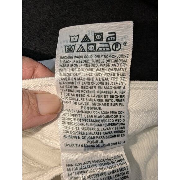 Levi's Shorts Women 10 White Denim Light Wash Mid Rise Chino Flat Front Pockets - Picture 7 of 8